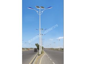 撫順 6m 雙臂太陽(yáng)能路燈260套